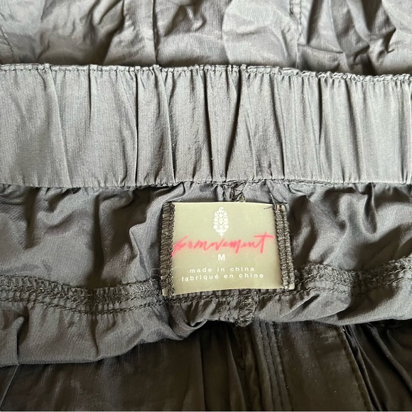 Free People Movement Noiseless Back on Trek Shortsie Medium M - Picture 4 of 4